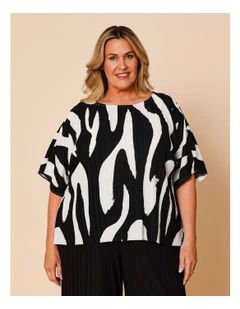 Plisse Elbow Length Sleeve Tee In Black/Ivory Print