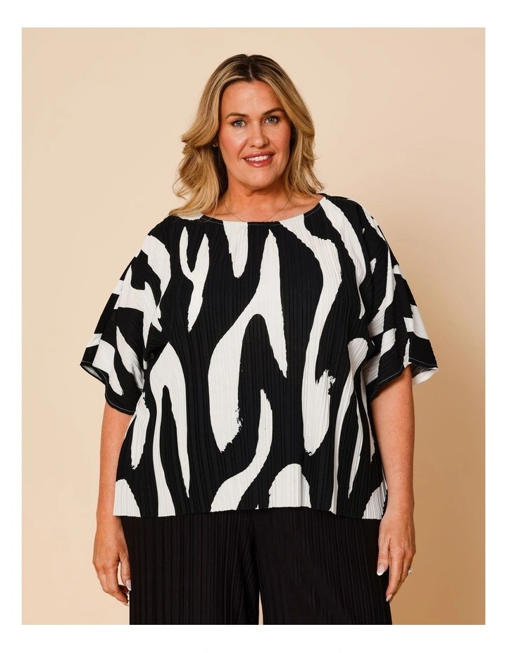 Plisse Elbow Length Sleeve Tee In Black/Ivory Print image 1