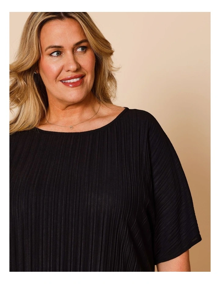Plisse Elbow Length Sleeves Tee In Black image 3