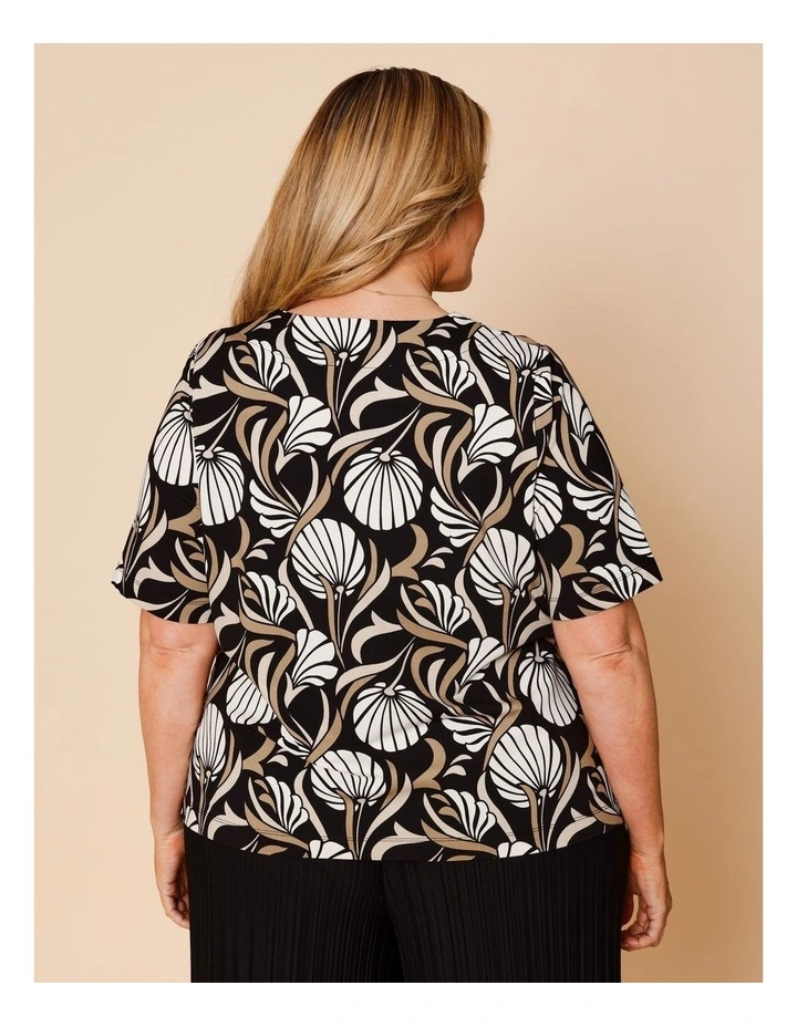 Short Sleeve V-neck Tee In Black/Neutrals image 4
