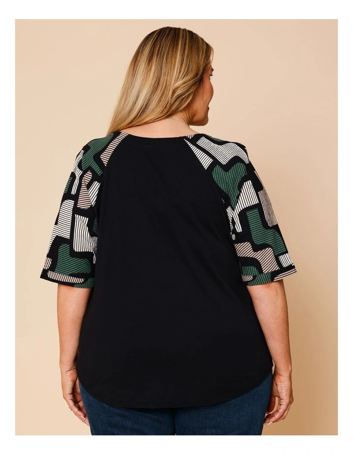 Raglan Short Sleeve Woven Front Tee With Knit Back In Green/Black/Neutral Geo Print image 5