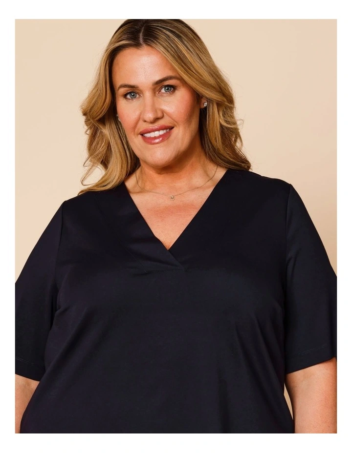 Short Sleeve V-neck Tee In Navy image 3