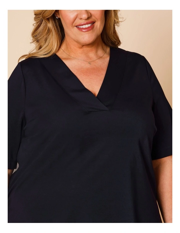 Short Sleeve V-neck Tee In Navy image 5