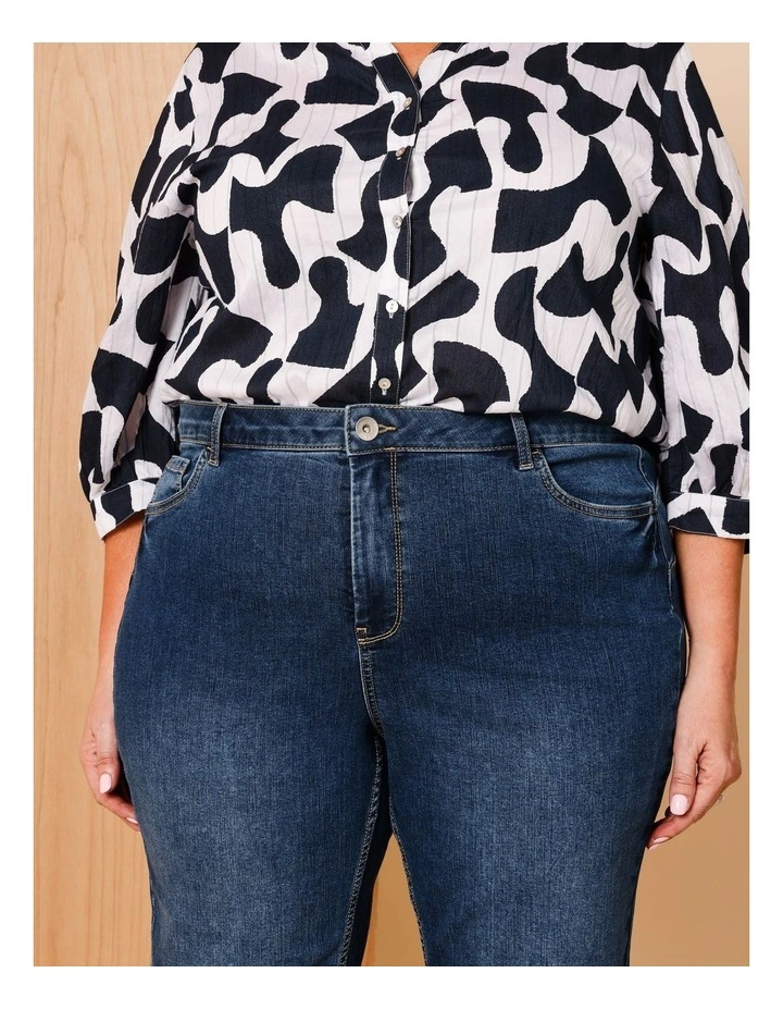 Wardrobe Staple Crop Denim Jean in Dark Blue image 3