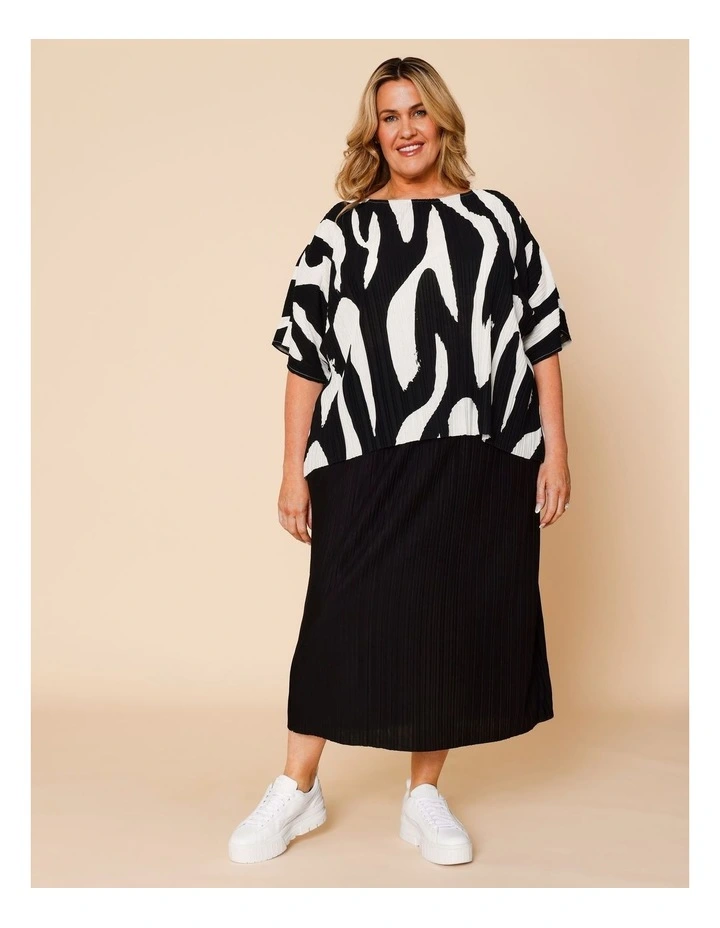 Plisse Skirt With Elastic Waist In Black image 2