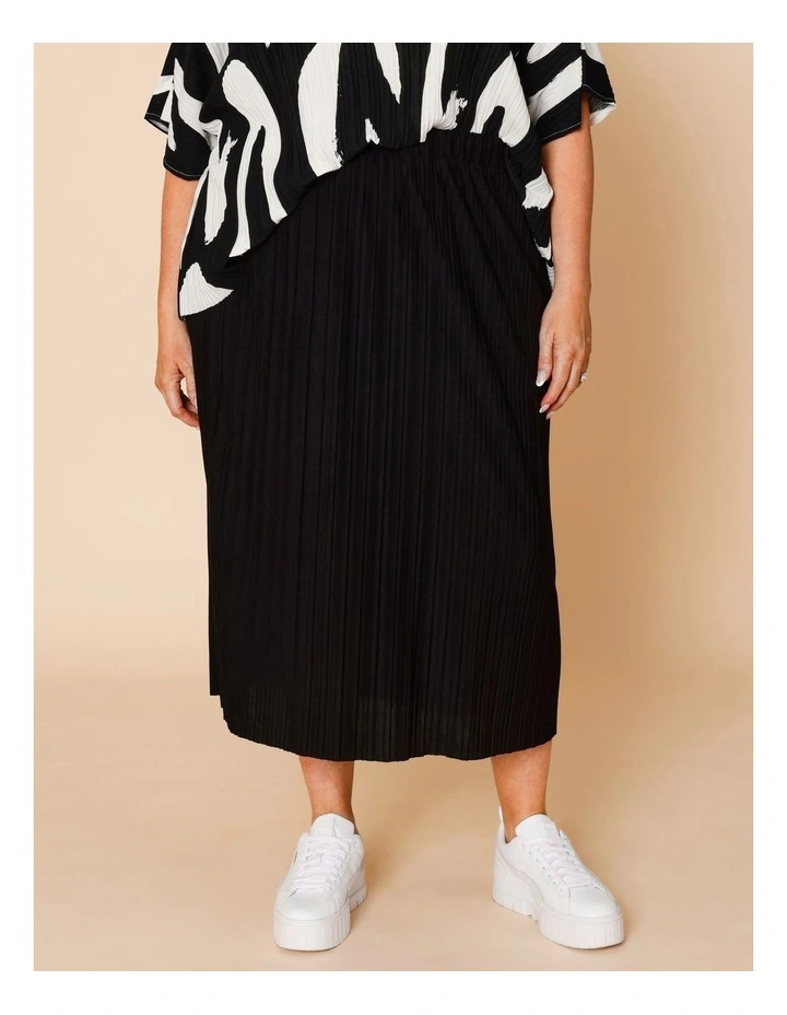 Plisse Skirt With Elastic Waist In Black image 4