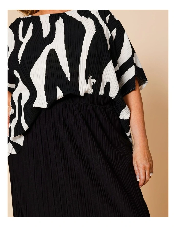 Plisse Skirt With Elastic Waist In Black image 5