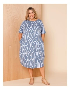 Short Sleeve Knit Dress With Darted Hem And Pockets In Denim/White Abstract Line