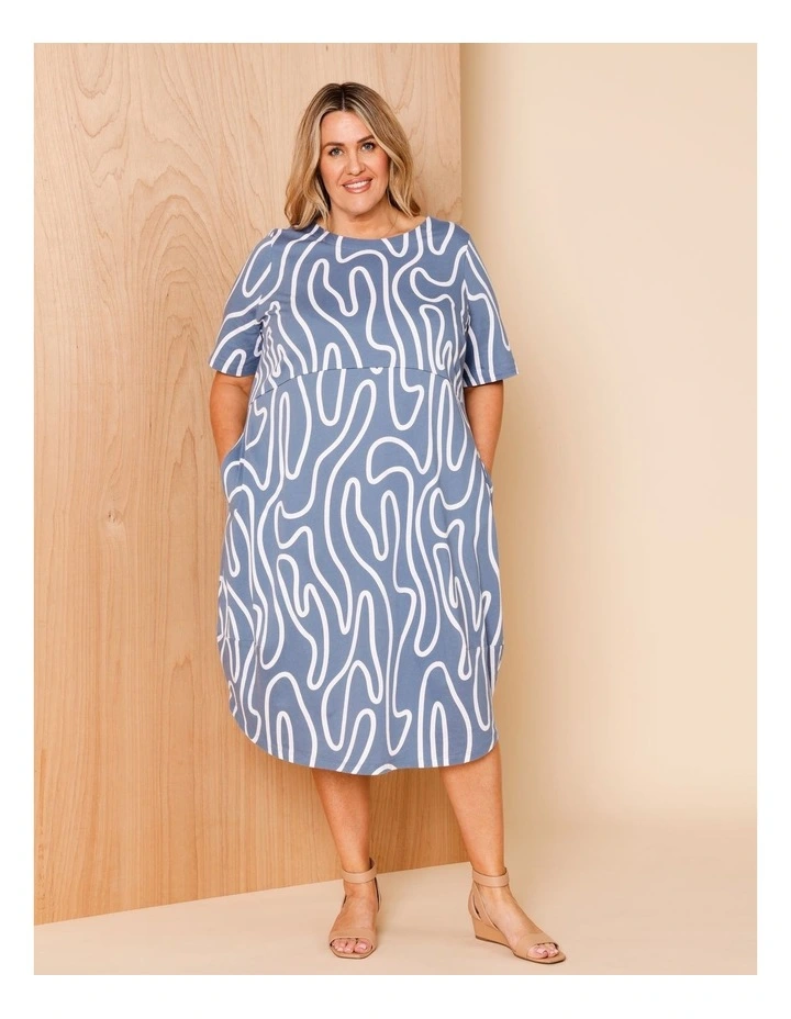 Short Sleeve Knit Dress With Darted Hem And Pockets In Denim/White Abstract Line image 1