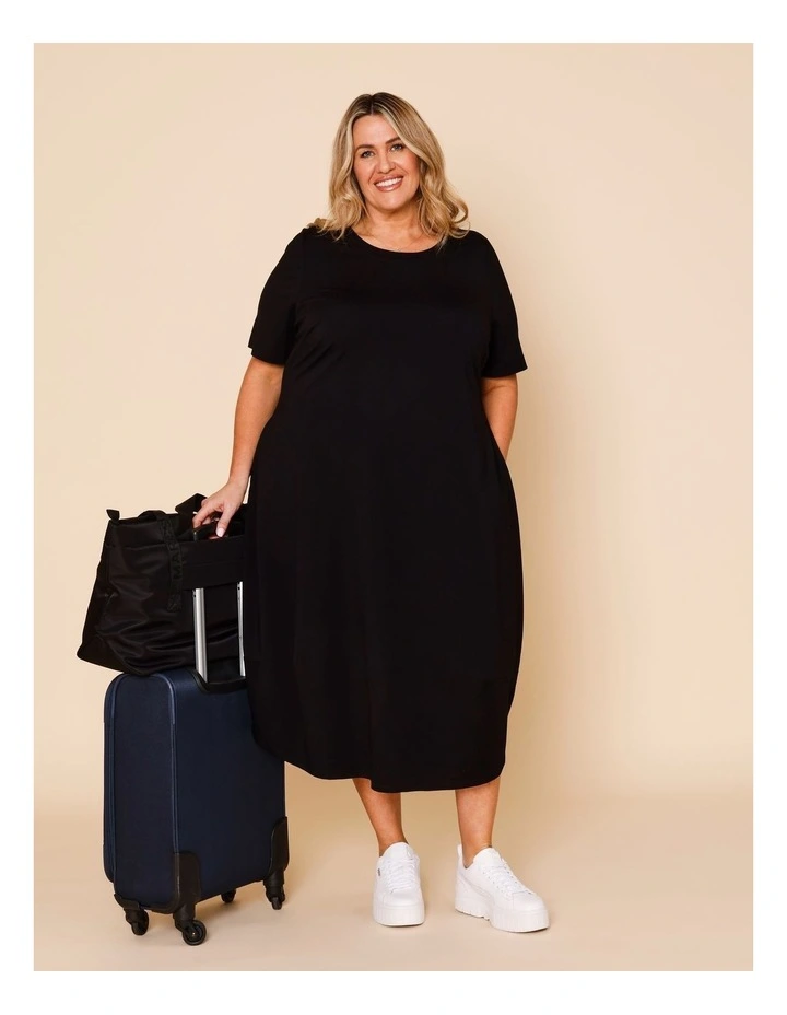 Short Sleeve Knit Dress With Darted Hem And Pockets In Black image 2