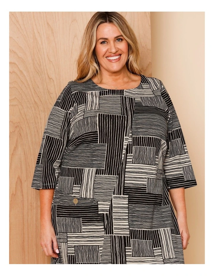 3/4 Sleeve Asymmetric Dress With Side Pockets in Black/Neutral Line Print image 2