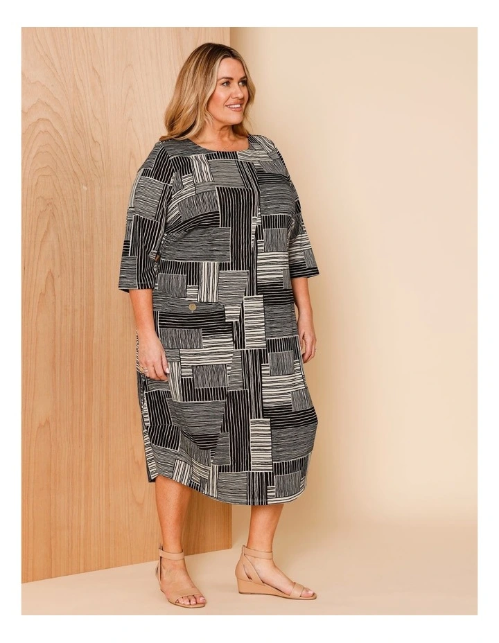 3/4 Sleeve Asymmetric Dress With Side Pockets in Black/Neutral Line Print image 4