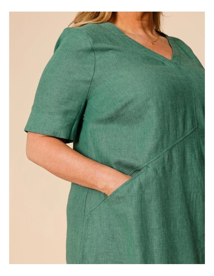 Short Sleeve Dress With Shaped Waist And Pockets In Green image 4