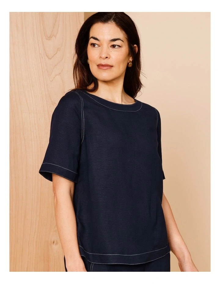 Short Sleeve Curved Hem Top In Navy With Contrast Top Stitch image 4