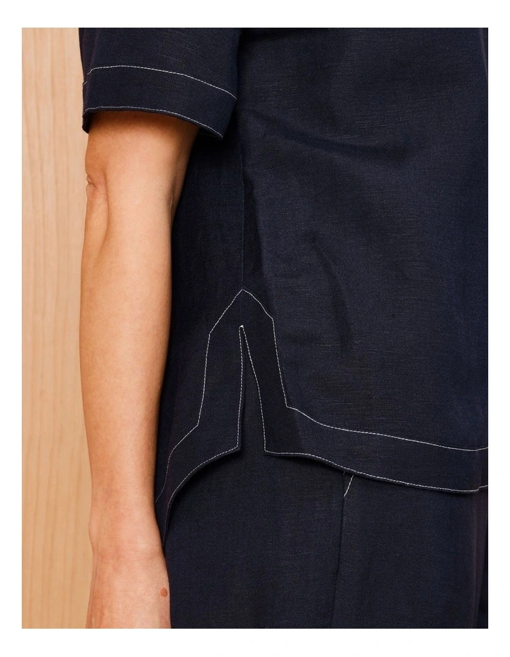 Short Sleeve Curved Hem Top In Navy With Contrast Top Stitch image 6