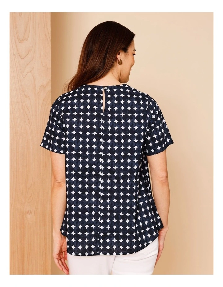Short Sleeve Swing Hem Top With Round Pebble Print In Navy/White image 6