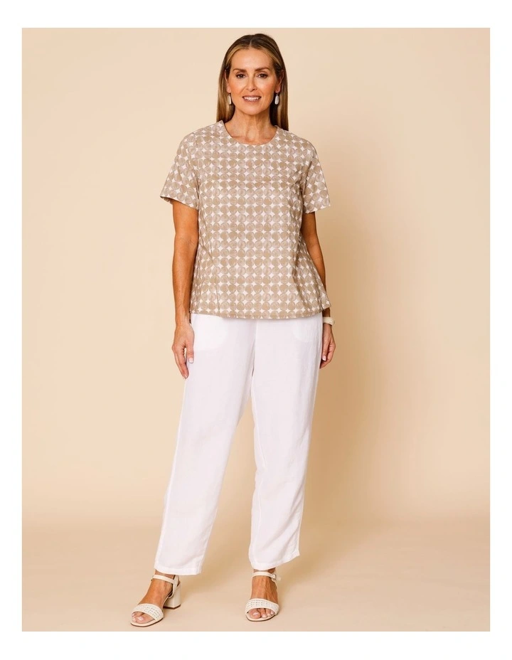 Short Sleeve Swing Hem Top With Round Pebble Print In Stone/White image 6