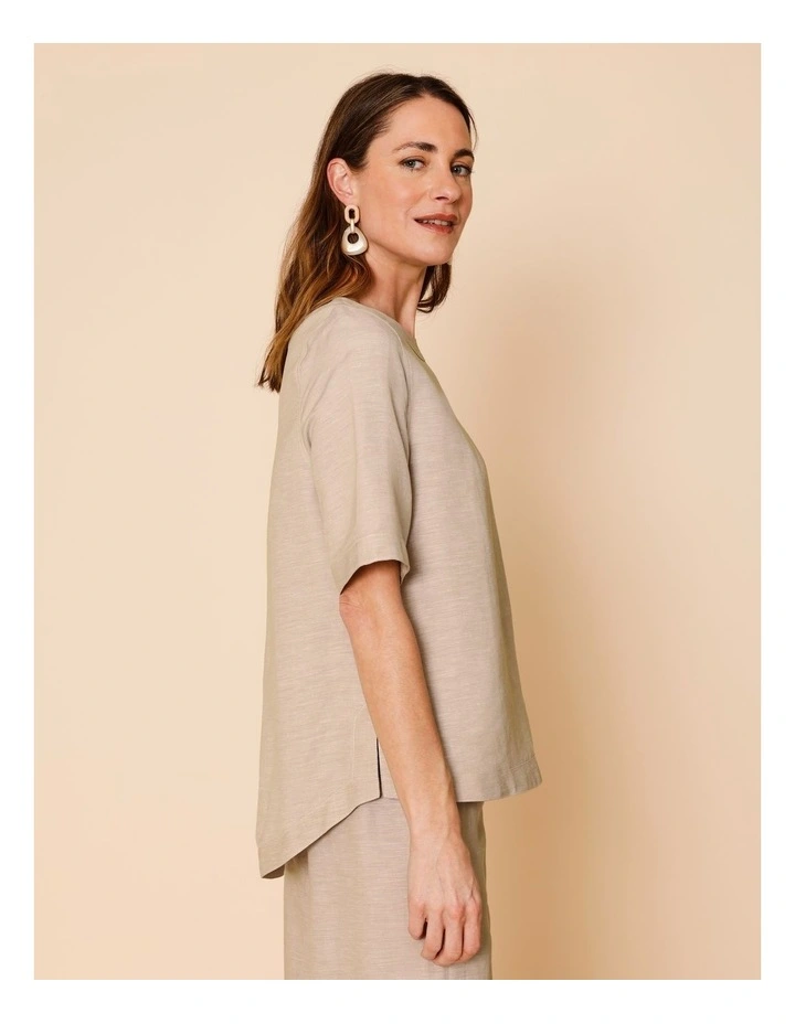 Short Sleeve Curved Hem Top In Oatmeal Crossdye With Contrast Top Stitch image 1