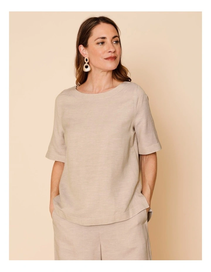 Short Sleeve Curved Hem Top In Oatmeal Crossdye With Contrast Top Stitch image 3