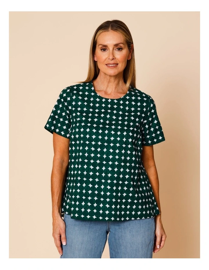 Short Sleeve Swing Hem Top With Round Pebble Print In Dark Green/White image 4