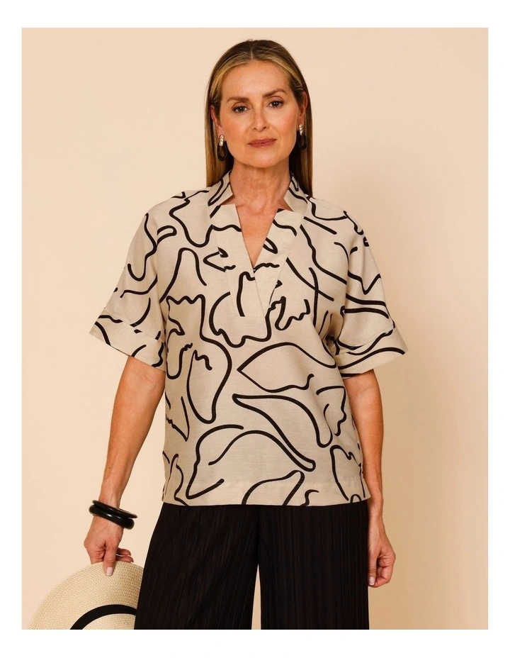 V Neck Short Sleeve Top In Neutral/Black Abstract Squiggle image 1