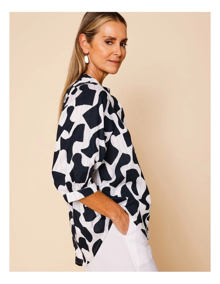 3/4 Sleeve Shirt With Split Back In Ivory/Navy Print image 2