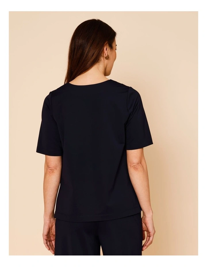 Short Sleeve V-neck Tee in Navy image 4
