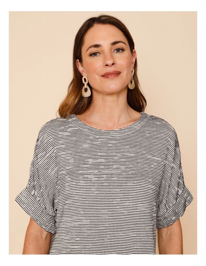 Elastic Cuff Extended Sleeve Tee In White/Black Jacquard image 4