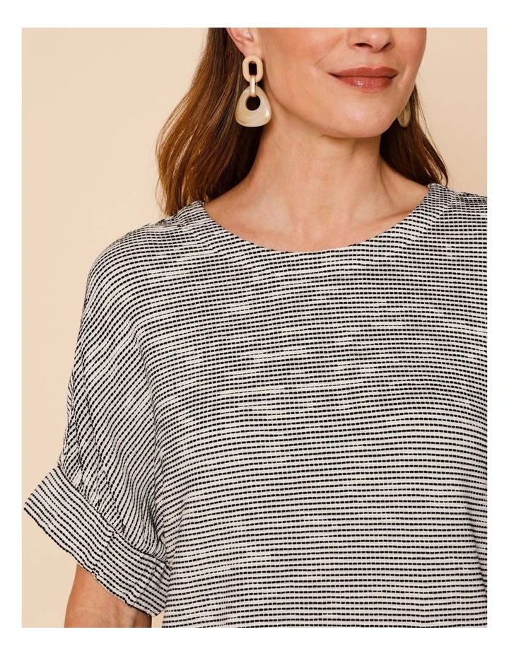 Elastic Cuff Extended Sleeve Tee In White/Black Jacquard image 6