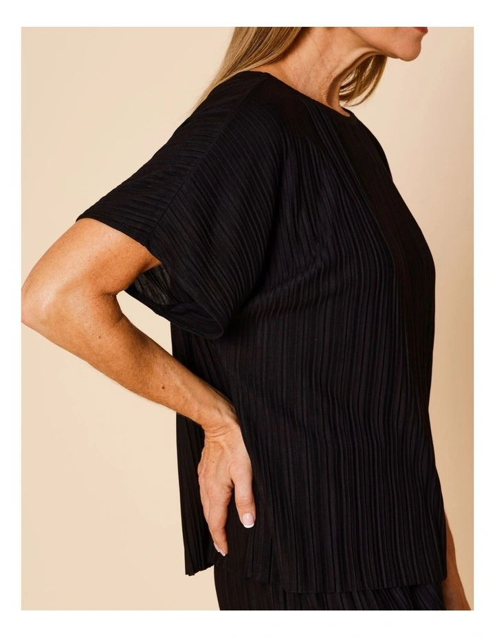 Plisse Elbow Length Sleeves Tee In Black image 2