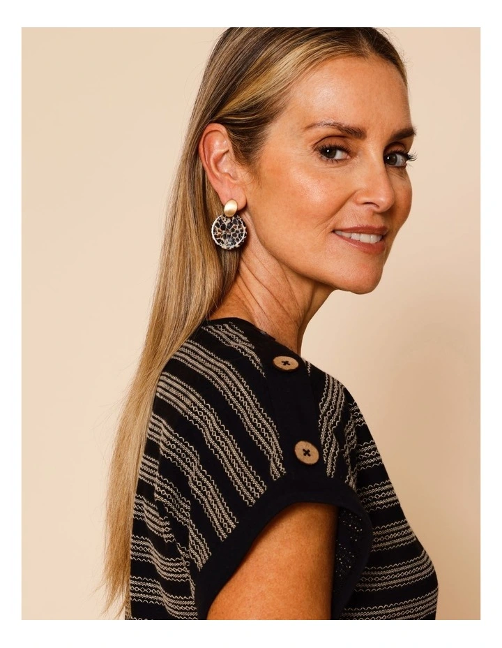 Extended Sleeve Stitched Stripe Tee With Buttons In Black/Neutral image 3