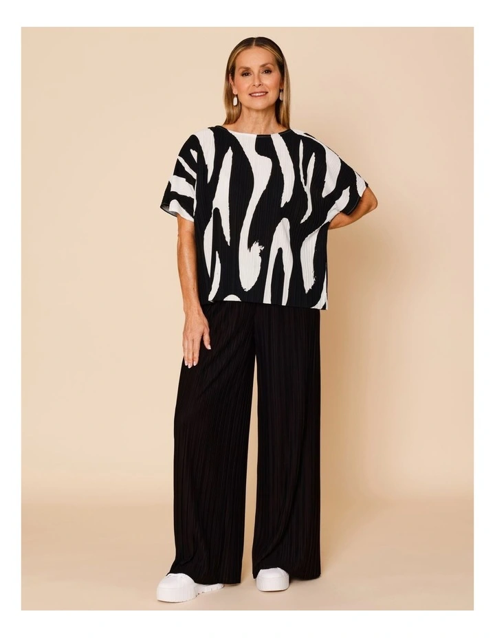 Plisse Elbow Length Sleeve Tee In Black/Ivory Print image 2