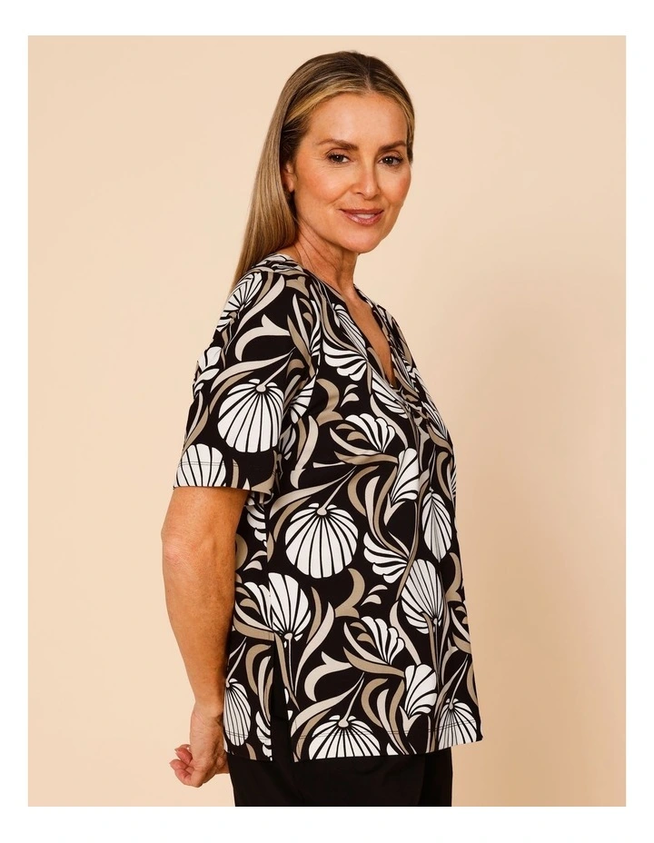 Short Sleeve V-neck Tee In Black/Neutrals image 5