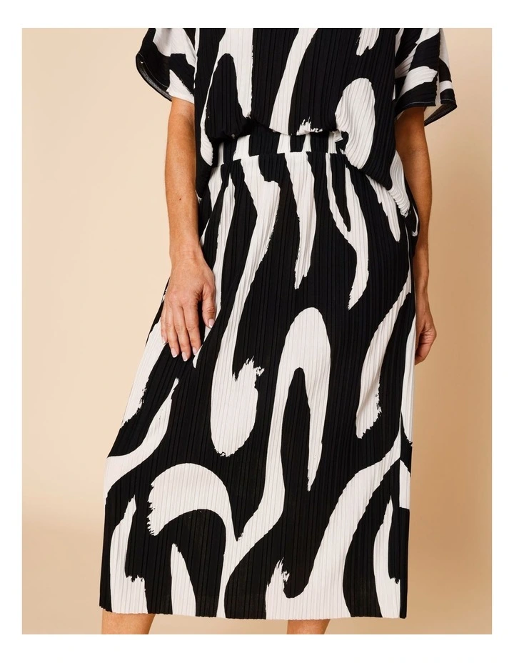 Plisse Skirt With Elastic Waist In Black/Ivory Print image 3