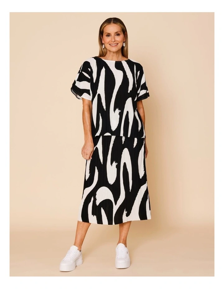 Plisse Skirt With Elastic Waist In Black/Ivory Print image 4
