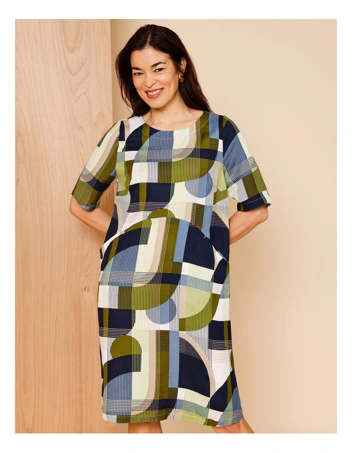 Short Sleeve Dress With Curved Waist And Pockets In Navy/Ivory/Avocado Geo image 2