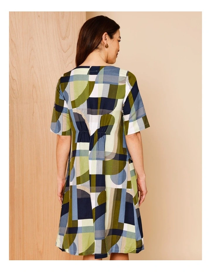 Short Sleeve Dress With Curved Waist And Pockets In Navy/Ivory/Avocado Geo image 6