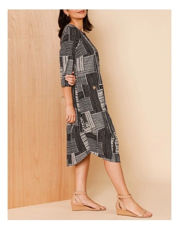 3/4 Sleeve Asymmetric Dress With Side Pockets In Black/Neutral Line Print