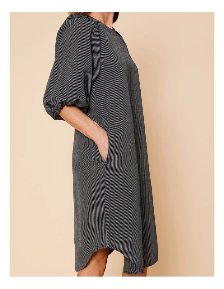 3/4 Sleeve Asymmetric Dress With Side Pockets In Black/Neutral Line Print image 4