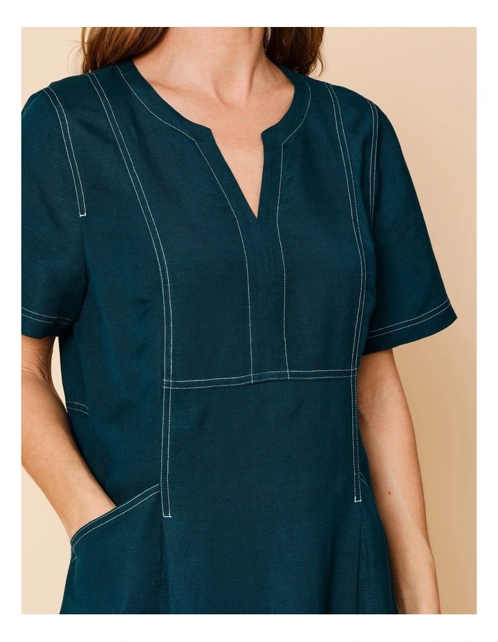 Short Sleeve Dress With Yoke And Pockets In Peacock/White Contrast Top Stitching image 3