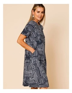 Short Sleeve Spliced Knit Dress With Pockets In Navy/White Geo Line Print