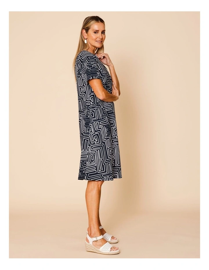 Short Sleeve Spliced Knit Dress With Pockets In Navy/White Geo Line Print image 2