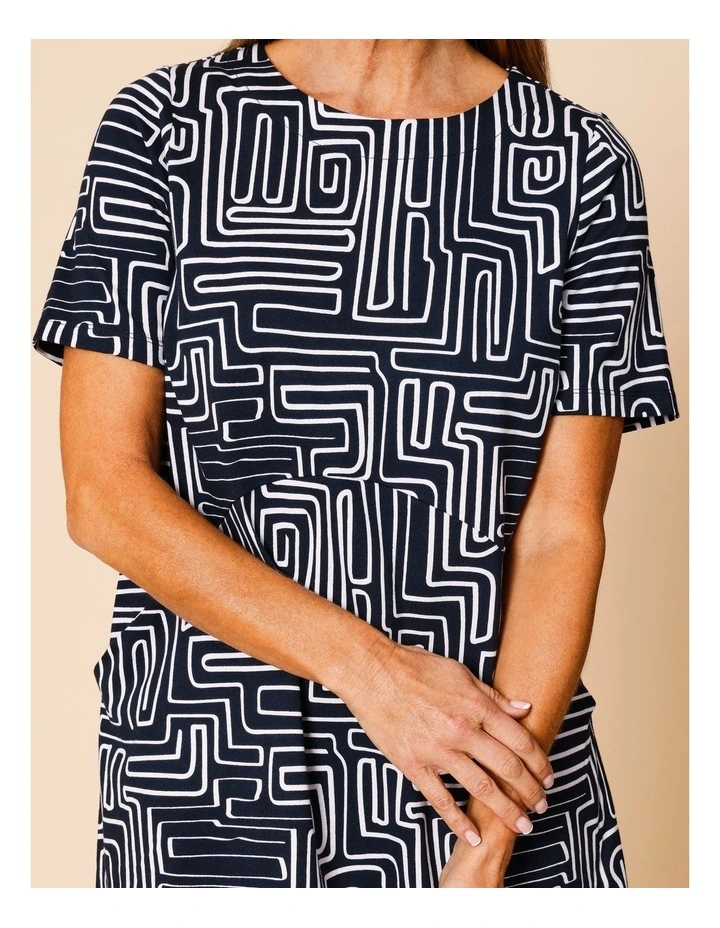 Short Sleeve Spliced Knit Dress With Pockets In Navy/White Geo Line Print image 5