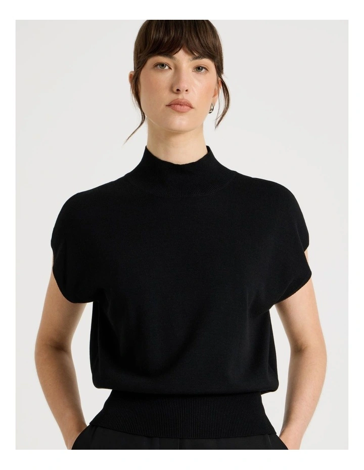 Knitted Vest image 3