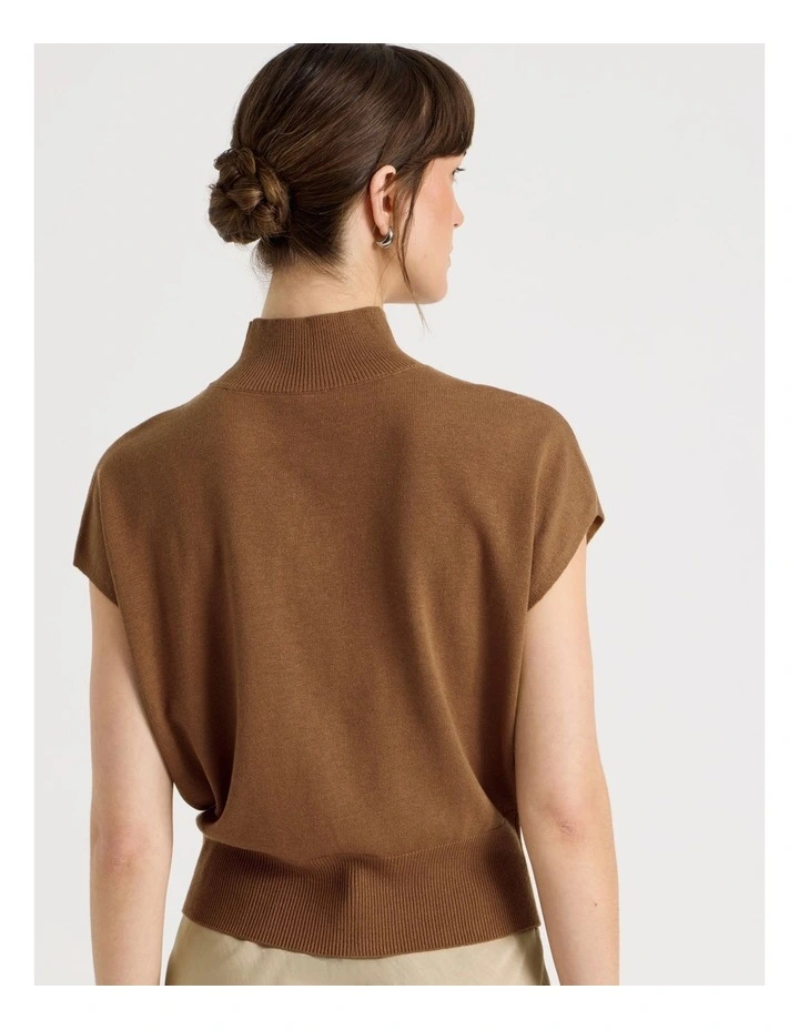 Knitted Vest image 6