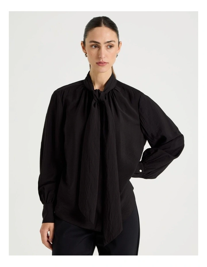 Long Sleeve Tie Front Crinkle Top in Black image 5