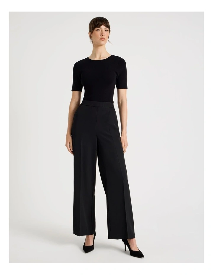 Short Sleeve Crew Neck Tee image 6