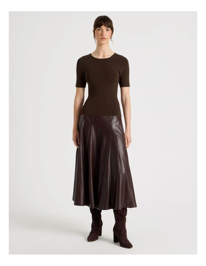 Short Sleeve Crew Neck Tee image 4