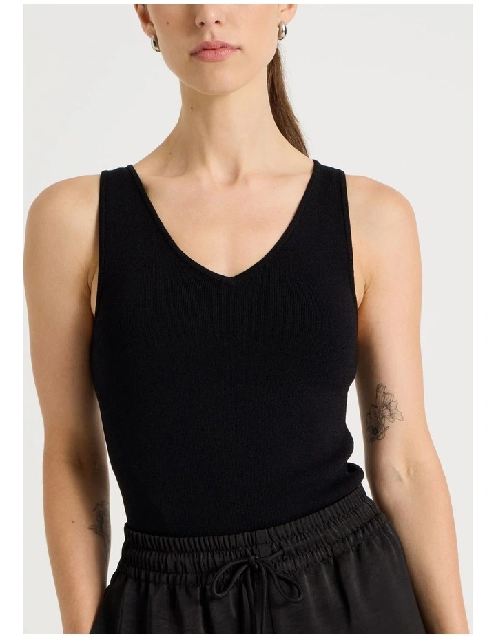 Sleeveless V Neck Knit in Black image 3