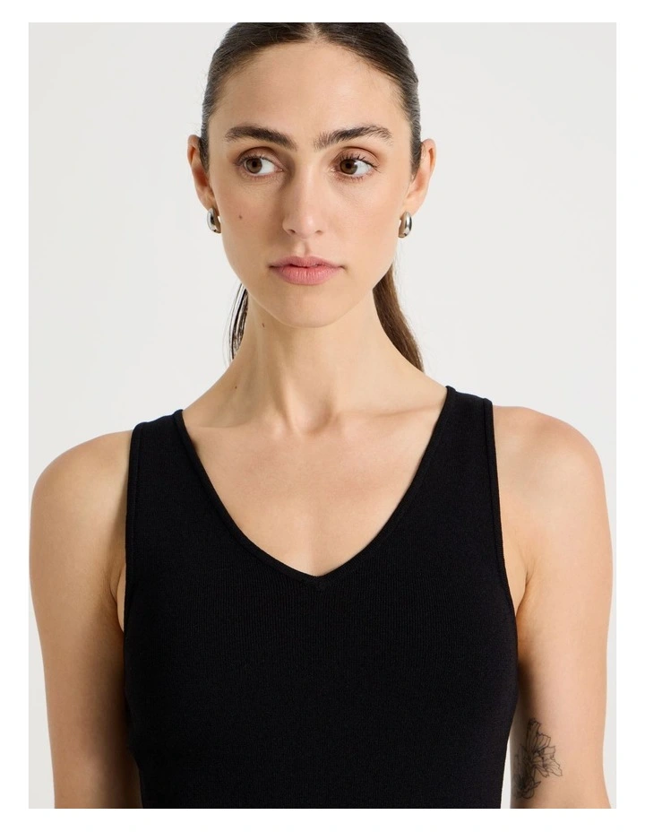 Sleeveless V Neck Knit in Black image 6